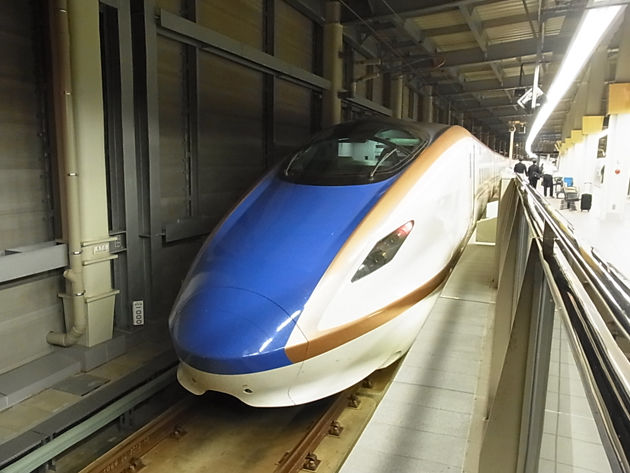 北陸新幹線「かがやき」