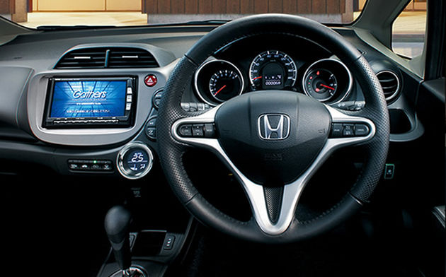 fitのハンドルはこんな感じ